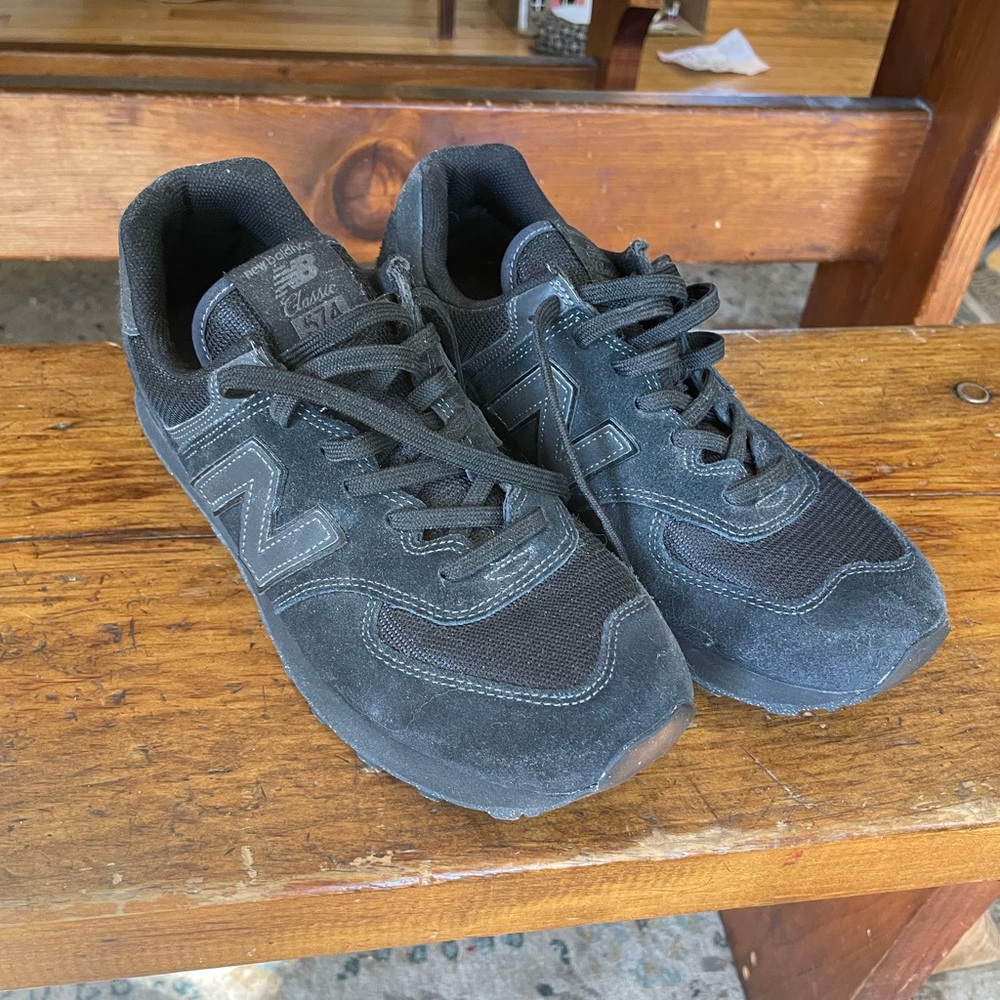 New Balance 974 Men's Size 9 Black Sneakers